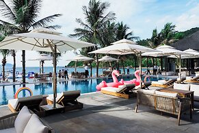 Bounce Beach Hotel & Tien Sa Resort