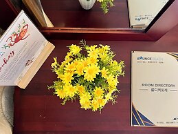 Bounce Beach Hotel & Tien Sa Resort