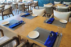 Bounce Beach Hotel & Tien Sa Resort