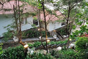 Bounce Beach Hotel & Tien Sa Resort