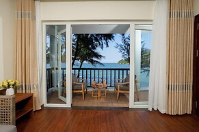 Bounce Beach Hotel & Tien Sa Resort