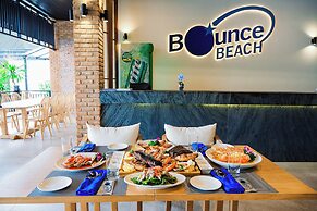 Bounce Beach Hotel & Tien Sa Resort