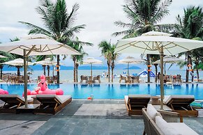 Bounce Beach Hotel & Tien Sa Resort