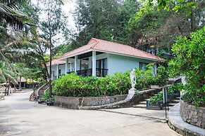 Bounce Beach Hotel & Tien Sa Resort