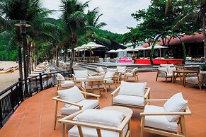 Bounce Beach Hotel & Tien Sa Resort