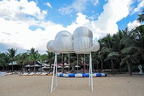 Bounce Beach Hotel & Tien Sa Resort