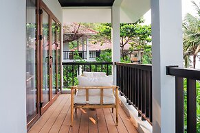 Bounce Beach Hotel & Tien Sa Resort