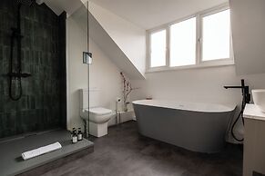 Lowell Street - Cosy 2 BD in Worcester