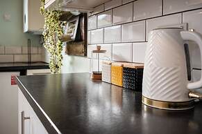 Lowell Street - Cosy 2 BD in Worcester