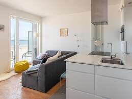 Beautiful Apartment With sea View