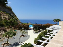 Belvilla by Oyo Chic Apartment in Parghelia Italy