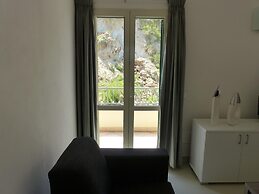 Belvilla by Oyo Chic Apartment in Parghelia Italy