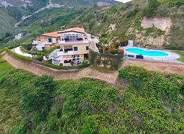 Apartment in Tropea With Sea Views