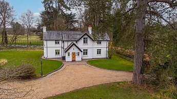 Benhams Country Cottage - From 250 Per Night