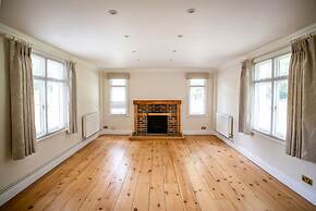Benhams Country Cottage - From 250 Per Night