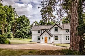 Benhams Country Cottage - From 250 Per Night