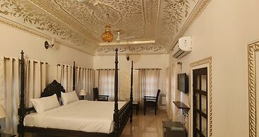 HOTEL MANDAWA VILAS