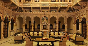 HOTEL MANDAWA VILAS