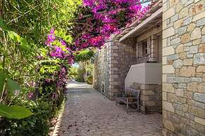 Tria Luxury Residences