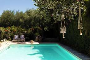 Tria Luxury Residences