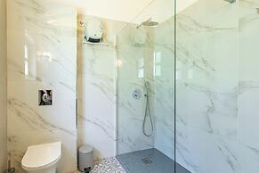 Tria Luxury Residences