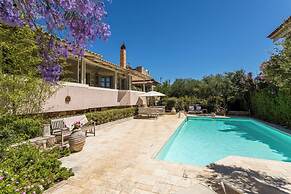 Tria Luxury Residences