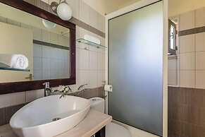 Tria Luxury Residences