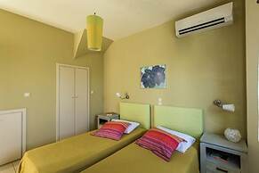 Tria Luxury Residences