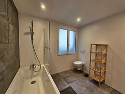 Nice Holiday Flat, 100 m From the Beach, Erquy