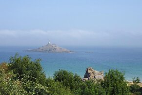 Nice Holiday Flat, 100 m From the Beach, Erquy