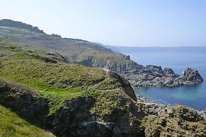 Nice Holiday Flat, 100 m From the Beach, Erquy