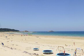 Nice Holiday Flat, 100 m From the Beach, Erquy
