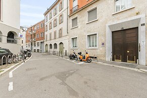 Elegant Apartment Near Duomo