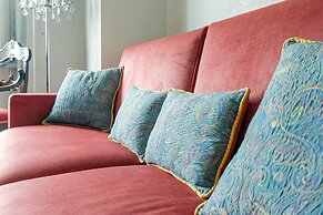 Elegant Apartment Near Duomo