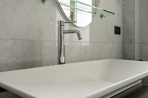 Elegant Apartment Near Duomo