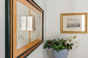 Elegant Apartment Near Duomo