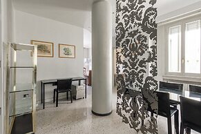 Elegant Apartment Near Duomo
