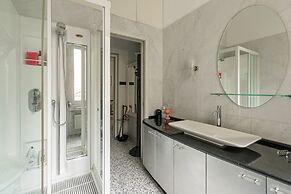 Elegant Apartment Near Duomo