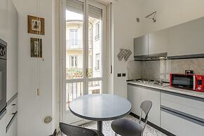 Elegant Apartment Near Duomo