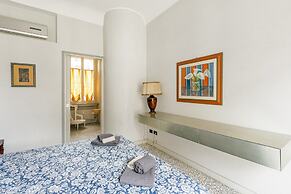 Elegant Apartment Near Duomo