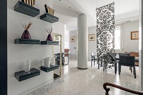Elegant Apartment Near Duomo