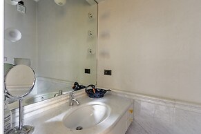 Elegant Apartment Near Duomo