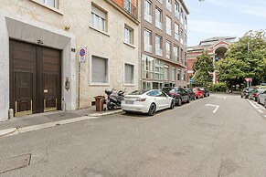 Elegant Apartment Near Duomo