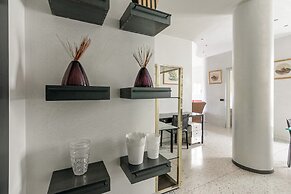 Elegant Apartment Near Duomo
