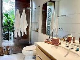 W Charming 5BR Villa in the Heart of Anapoima