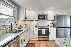 2 Mi to Sandy Point State Park: Home w/ Deck!