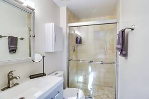 2 Mi to Sandy Point State Park: Home w/ Deck!