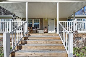 Creekside Haven w/ Fire Pit Near Nantahala River