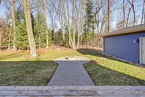 Golf, Hike & Boat: Home w/ Fire Pit in Friendship