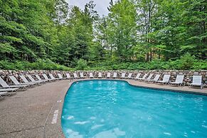 1 Mi to Nubs Nob Ski Resort: Harbor Springs Condo